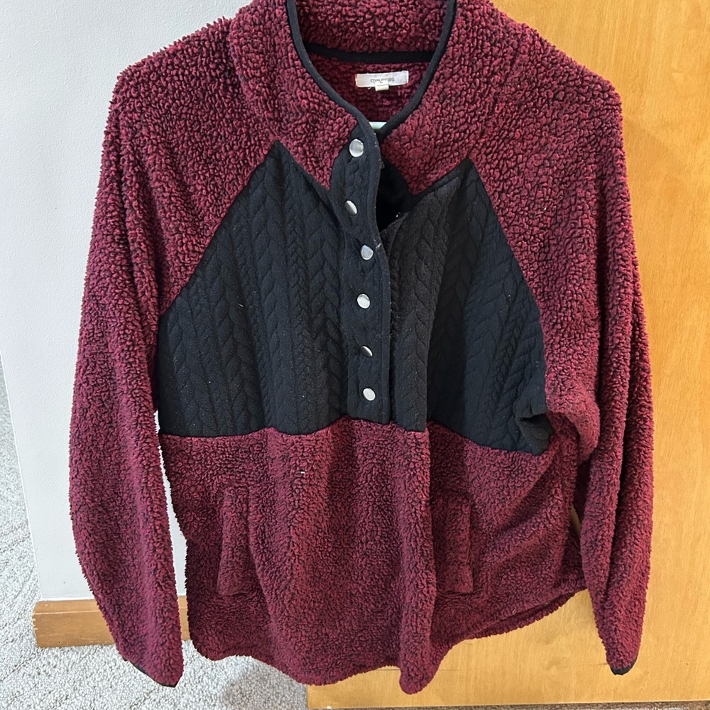 Maurices Maroon and Black Fleece Pullover